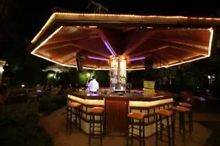 Club Armar מלון מרמריס