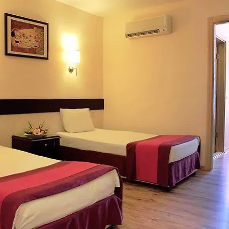 Hotell Club Armar 4*