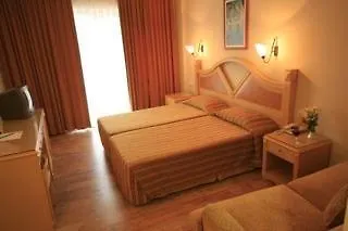 Club Armar מרמריס